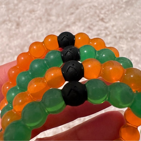 FREE WITH ANY PURCHASE Lokai Bracelets Bundle of 4 - Picture 8 of 16